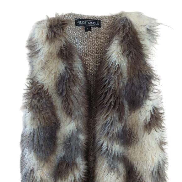 EUC Almost Famous Faux Fur Vest, M - Picture 2 of 5